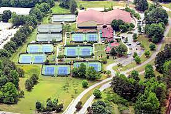 Peachtree City Tennis Center with youth programs